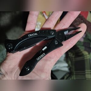 Gerber Crucial Black Multi-Tool